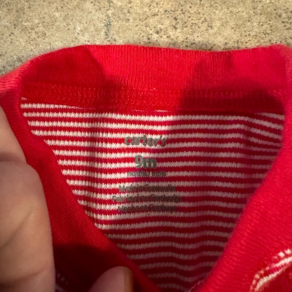 Christmas Bundle- CARTERS 9M Pajamas - Picture 4 of 5